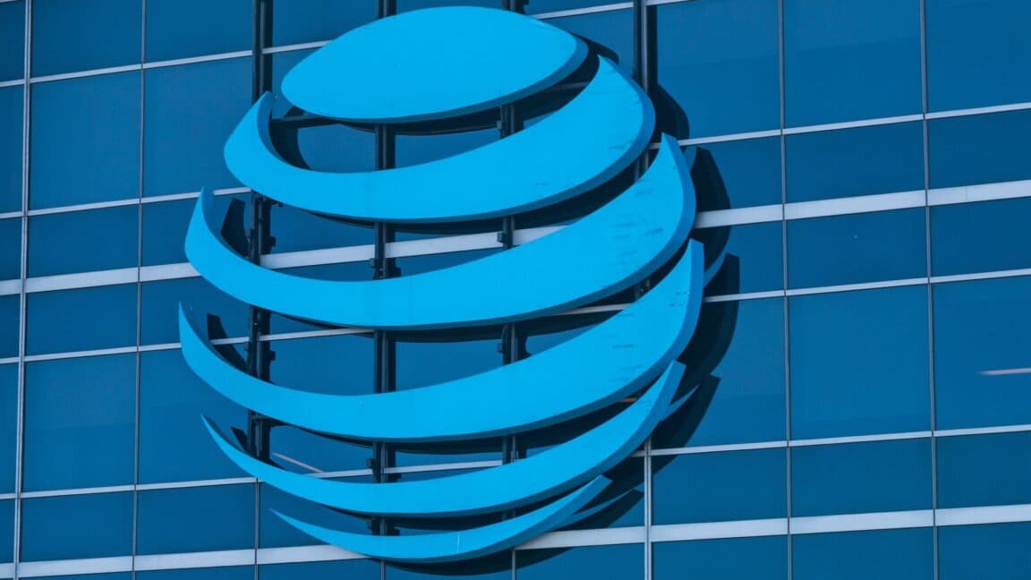 AT&T Kena Batunya, Gak Bisa Hentikan Layanan Telepon Dasar di California?
