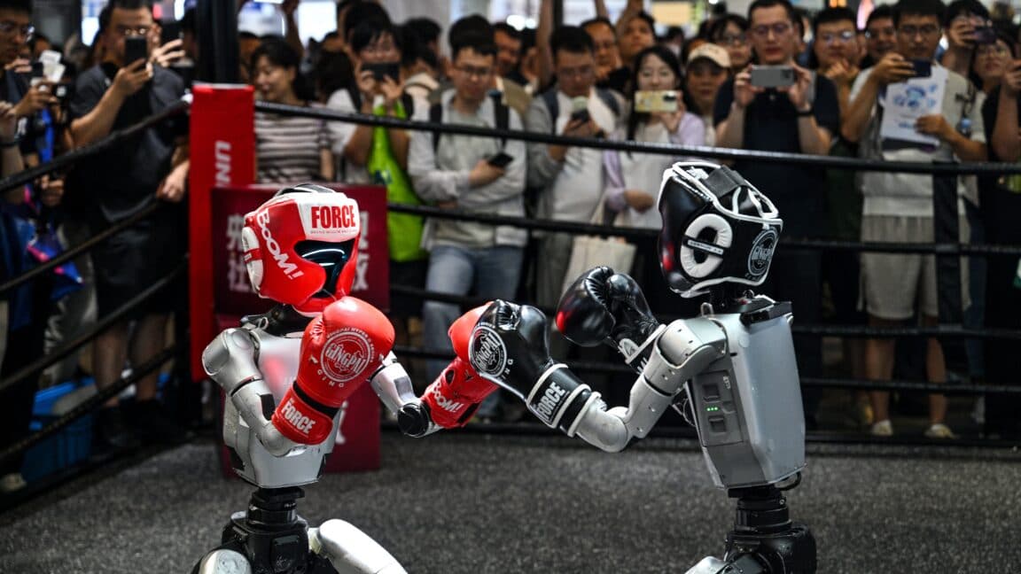 Robot Asing Dilarang di AS: Siapa Untung dan Siapa Rugi?